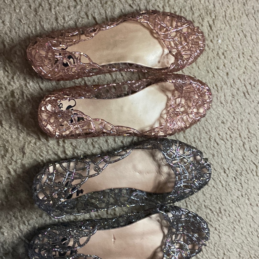 80’s style sparkle jelly slip ons.